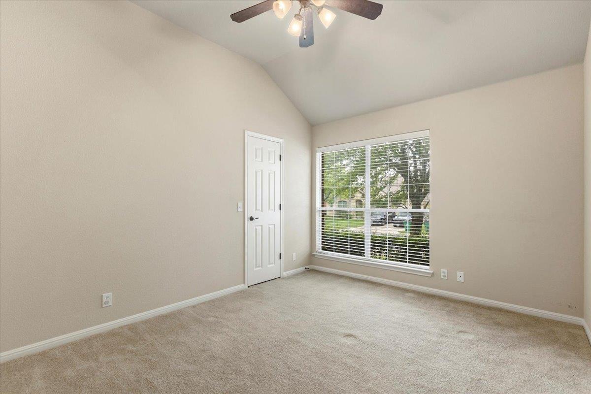 908 Dover Castle Ln Property Photo 8