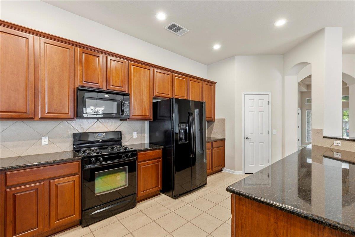 908 Dover Castle Ln Property Photo 10