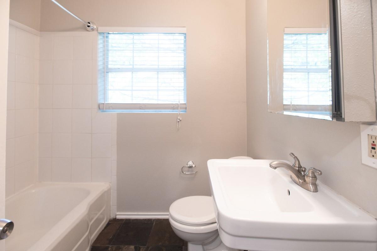 3306 Merrie Lynn Ave Property Photo 8