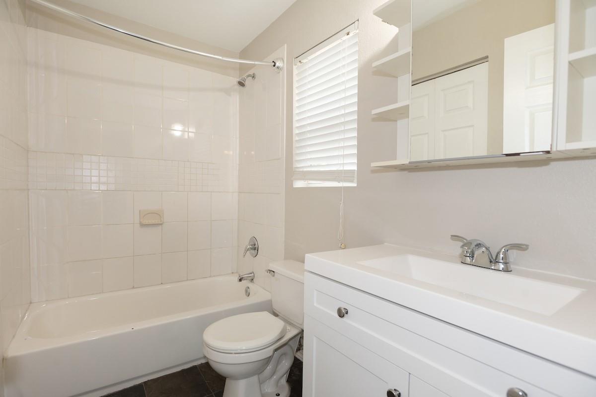 3306 Merrie Lynn Ave Property Photo 9