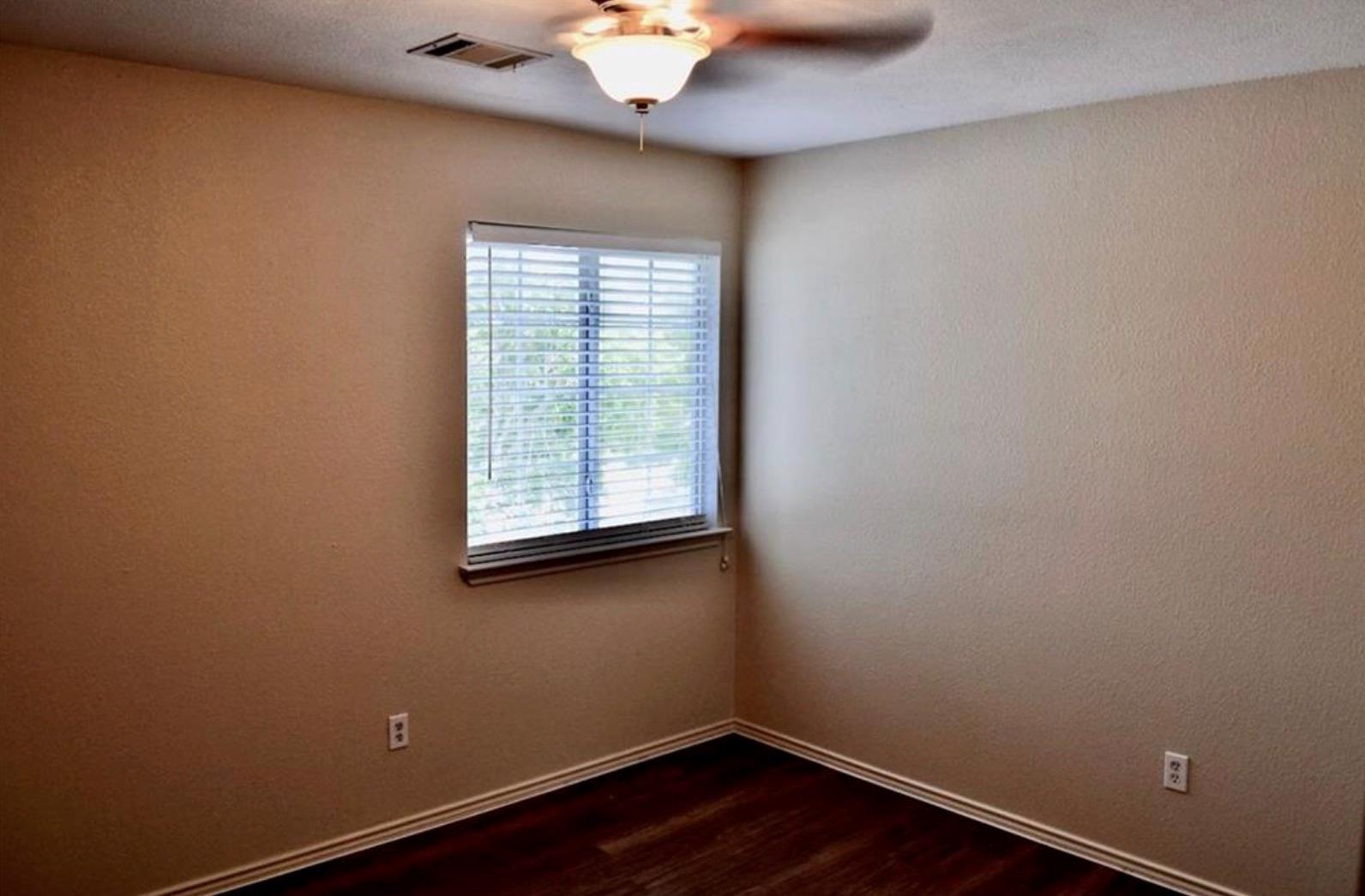 14208 Sumatra Ln Property Photo 8