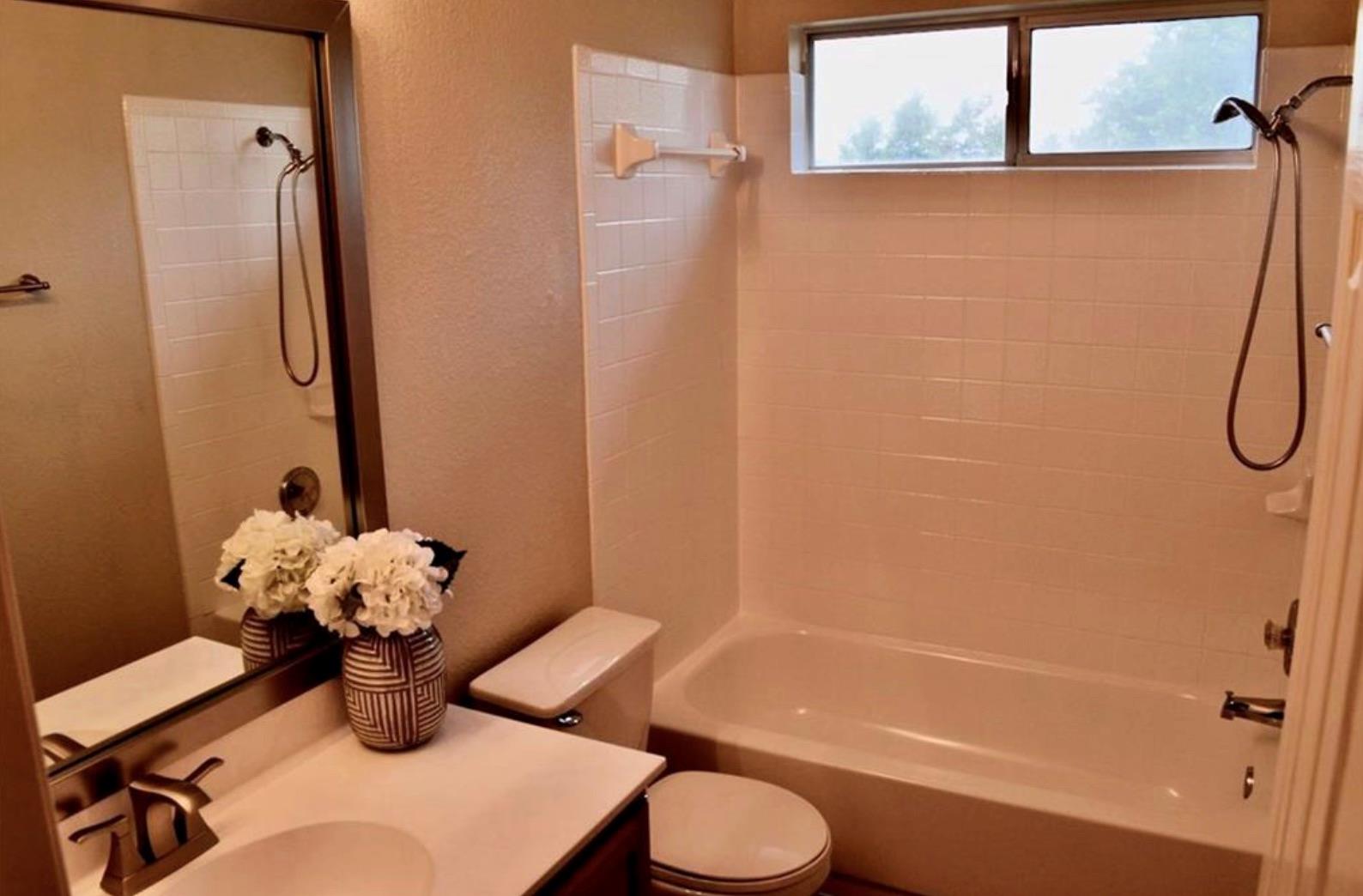 14208 Sumatra Ln Property Photo 9