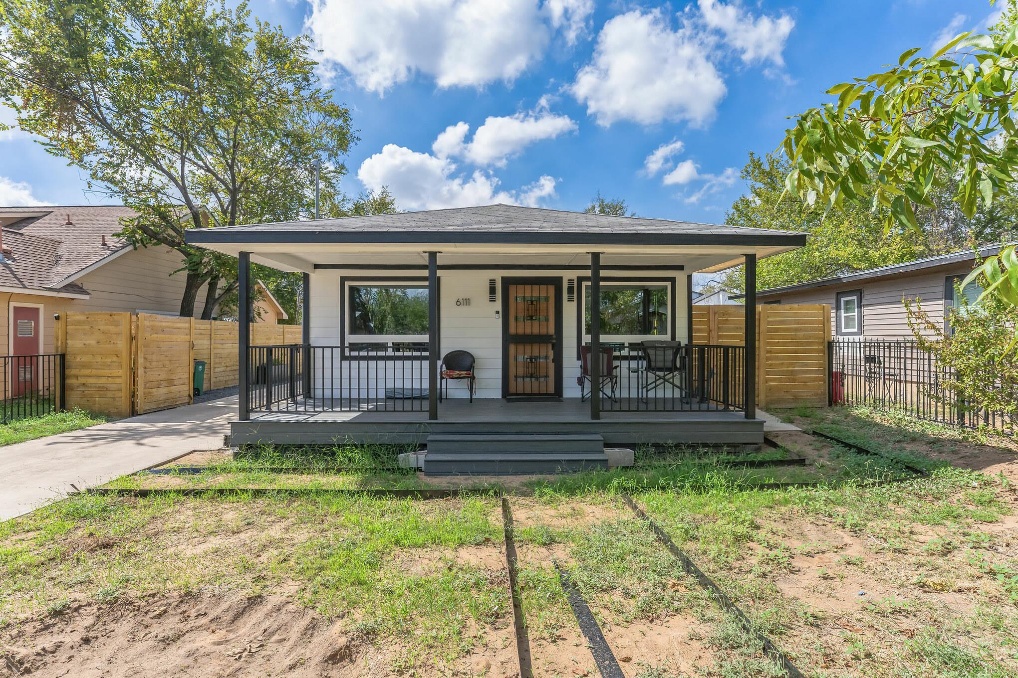 6111 Atwood St Property Photo 1