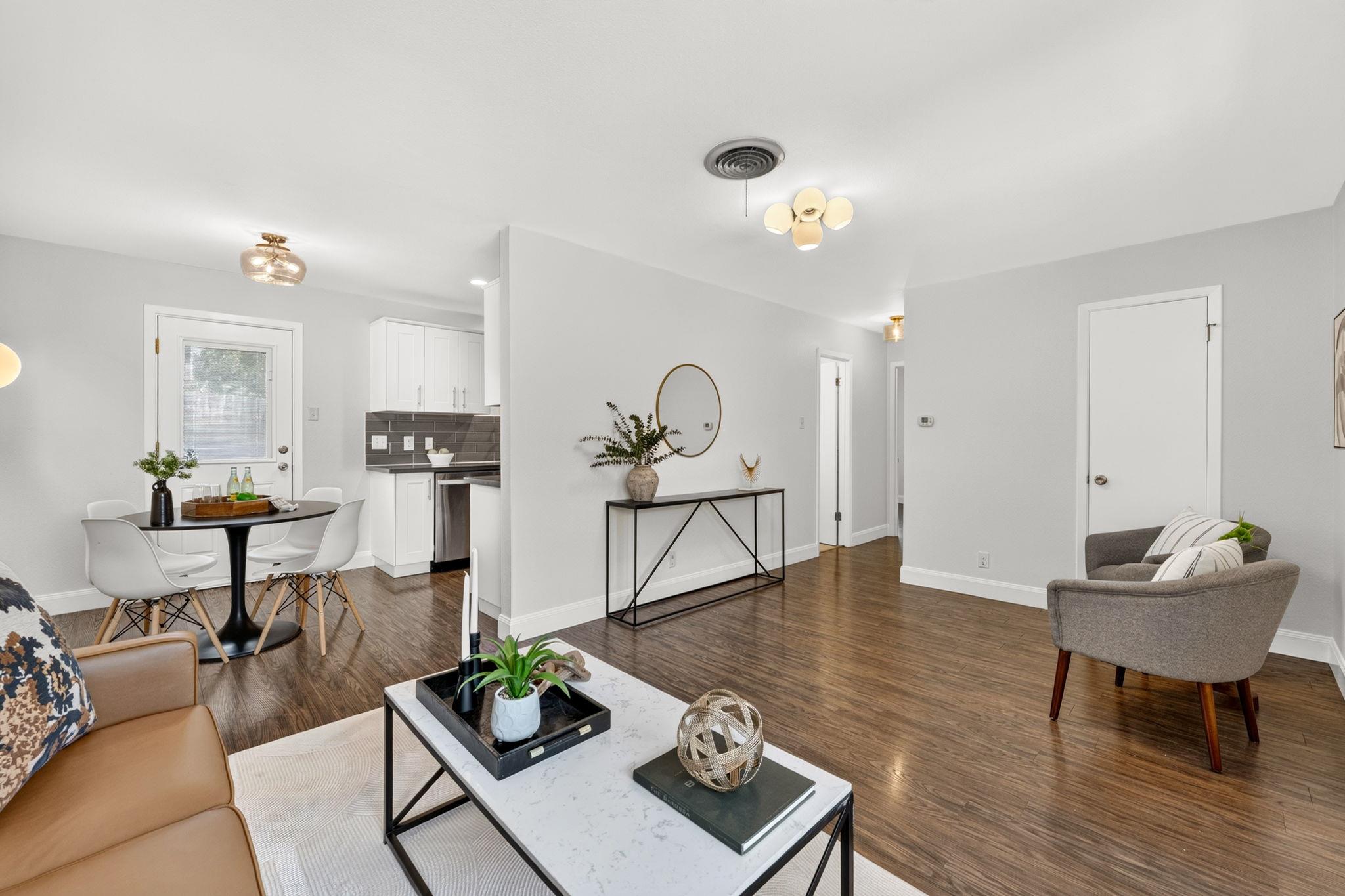 7711 Watson St #b Property Photo 4