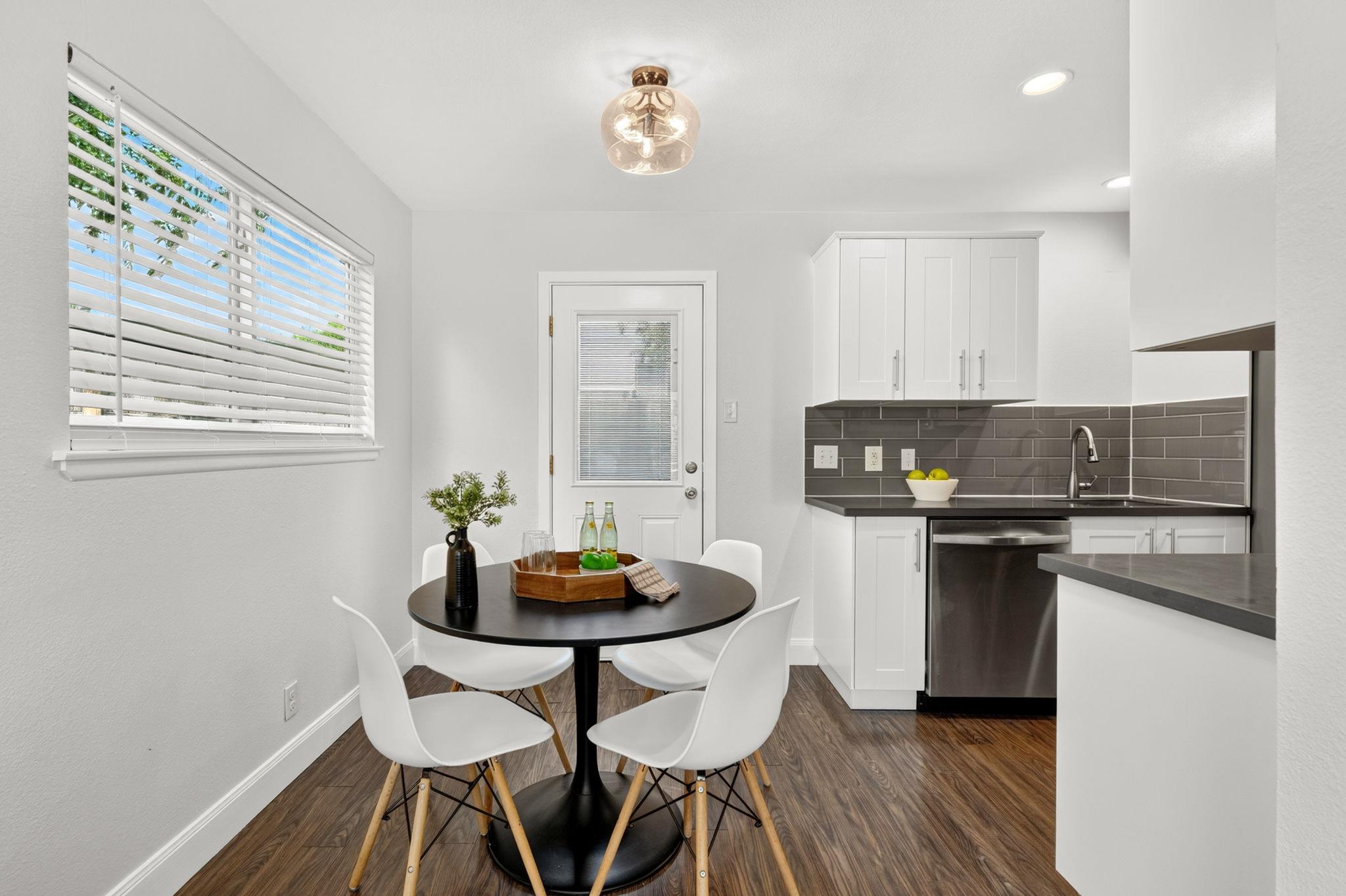 7711 Watson St #b Property Photo 9