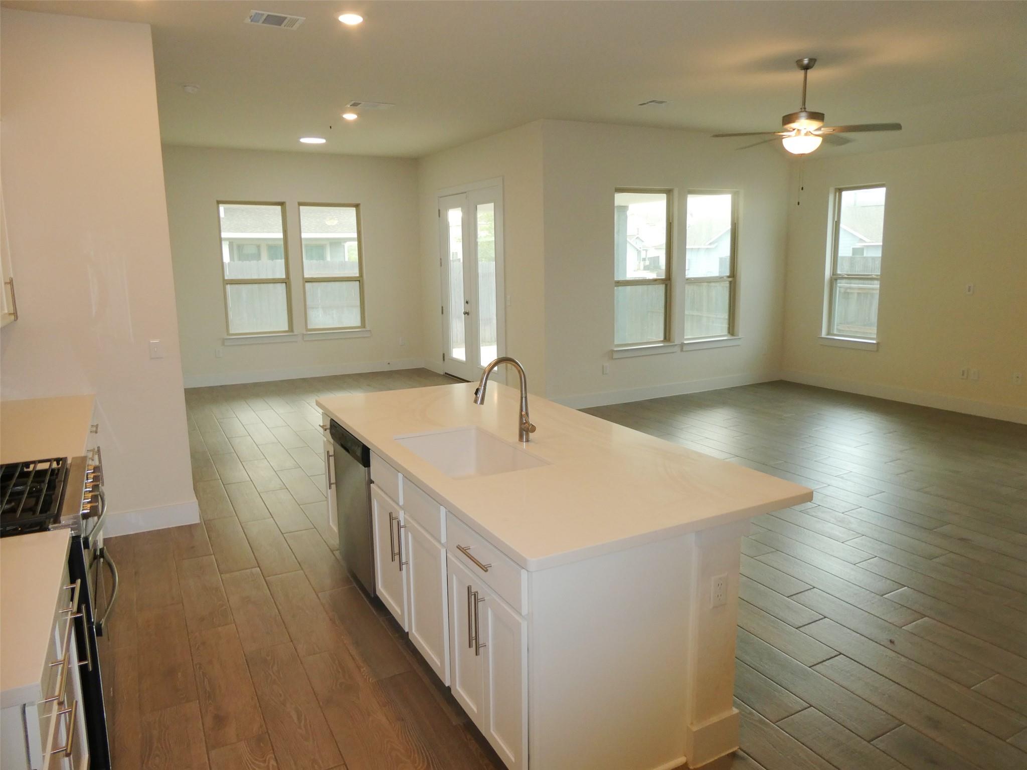 8201 Greyhawk Cv Property Photo 7