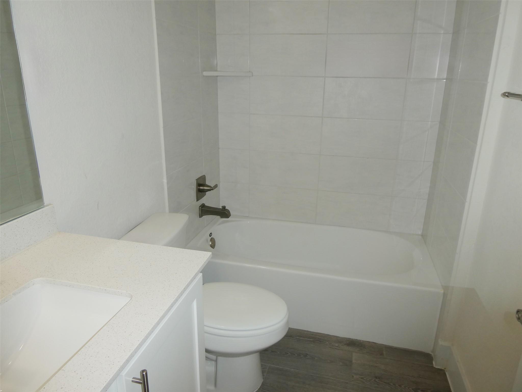8201 Greyhawk Cv Property Photo 15