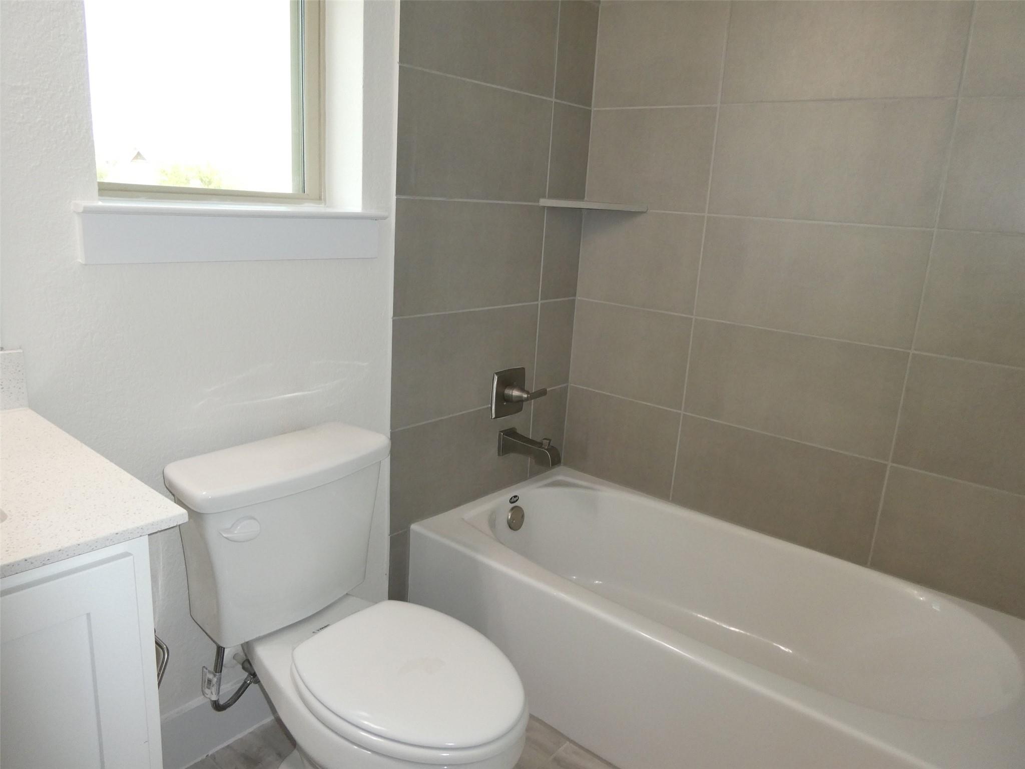 8201 Greyhawk Cv Property Photo 22