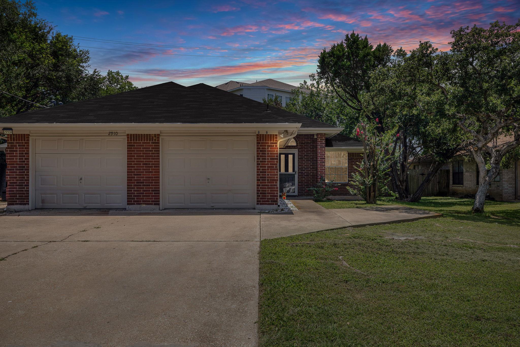 2910 Whisper Oaks Ln Property Photo 1
