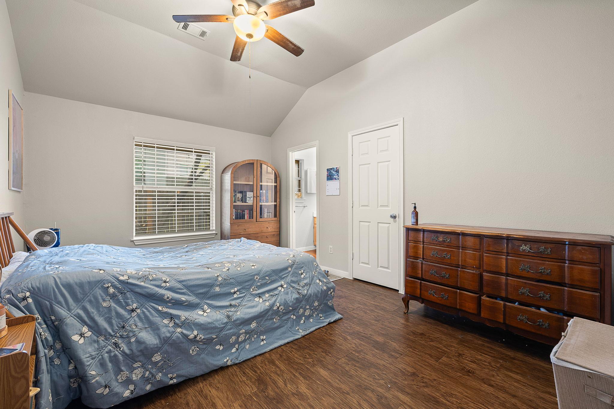 2910 Whisper Oaks Ln Property Photo 12