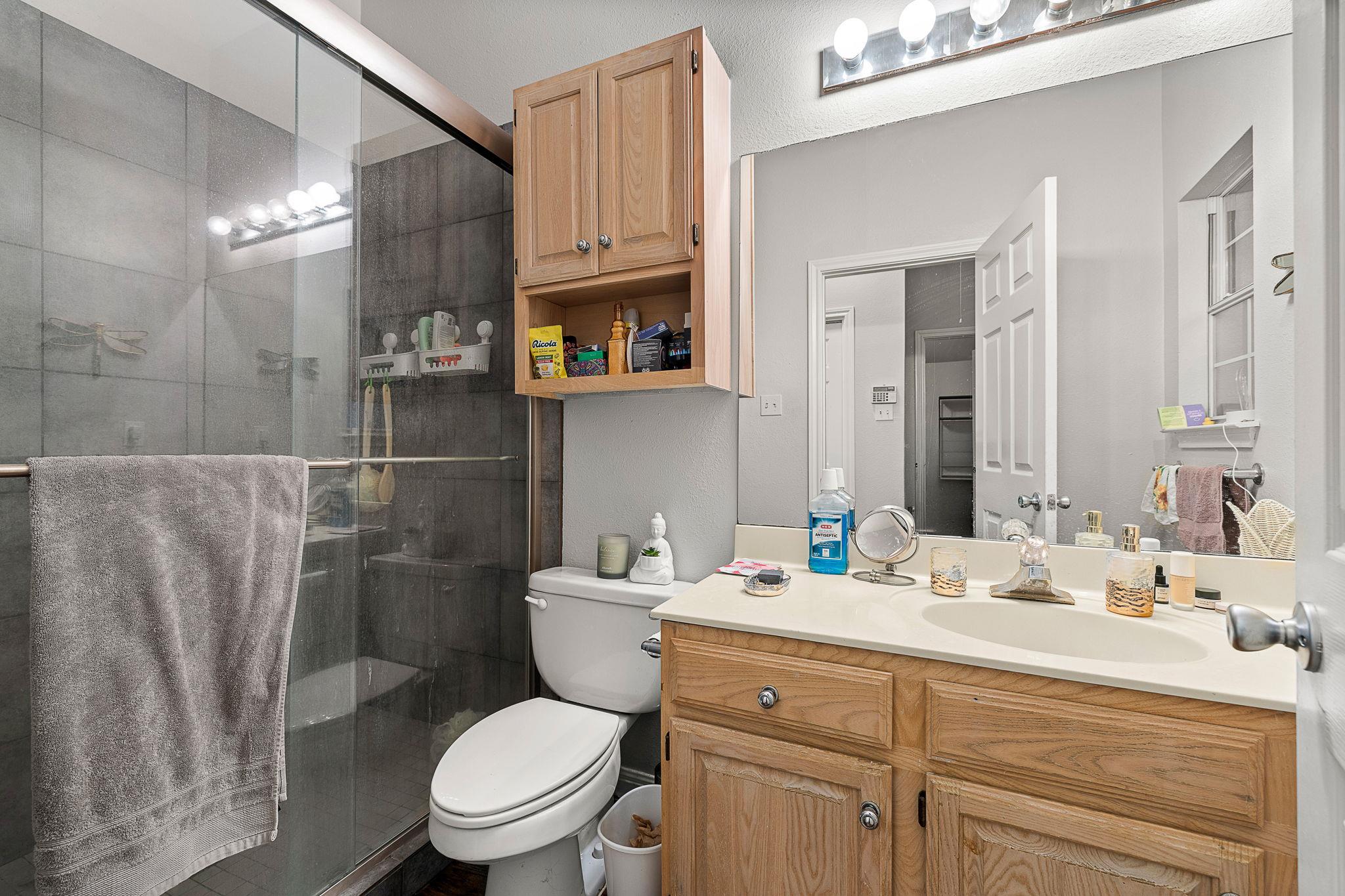 2910 Whisper Oaks Ln Property Photo 13