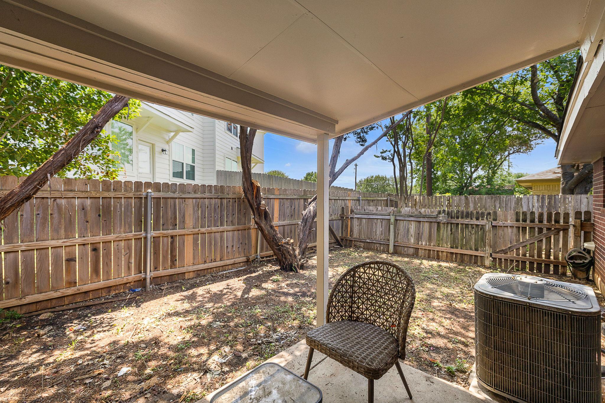 2910 Whisper Oaks Ln Property Photo 17
