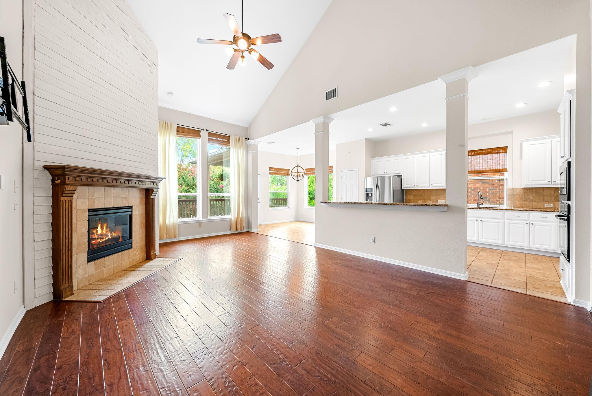 2705 Golden Gate Park Property Photo 2