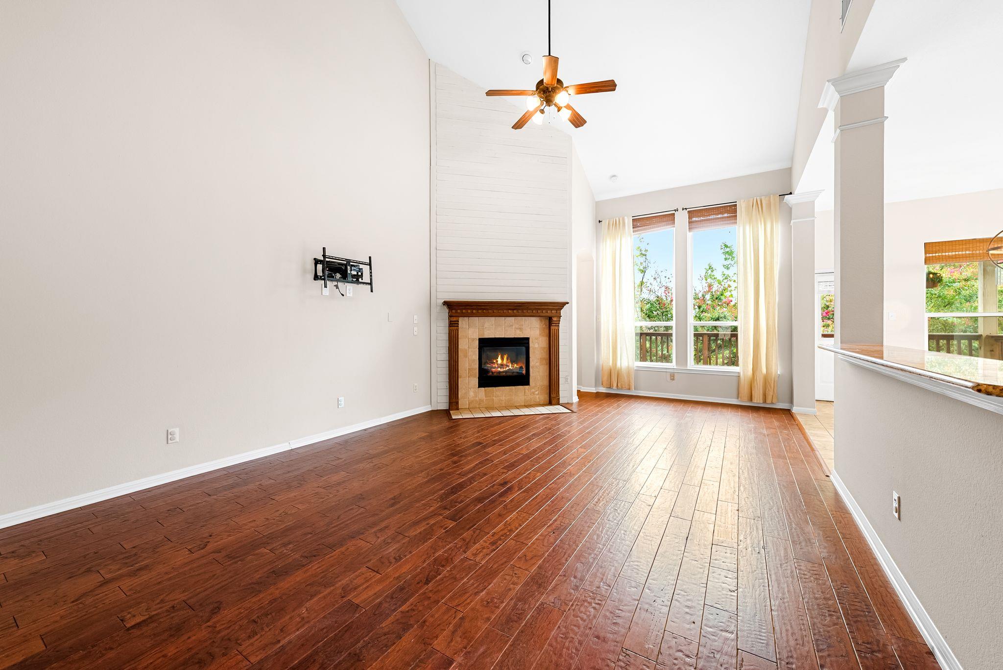 2705 Golden Gate Park Property Photo 9