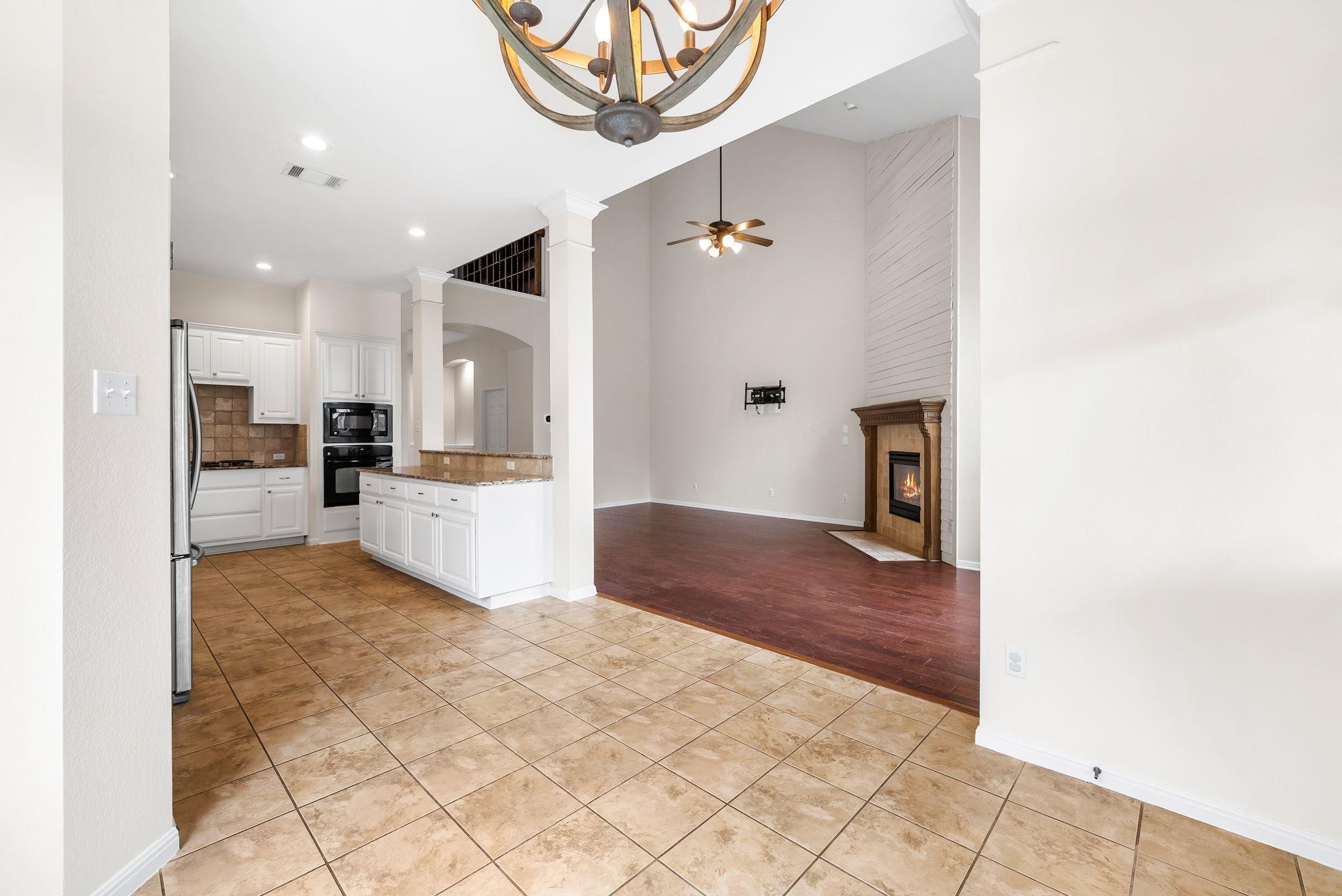 2705 Golden Gate Park Property Photo 11