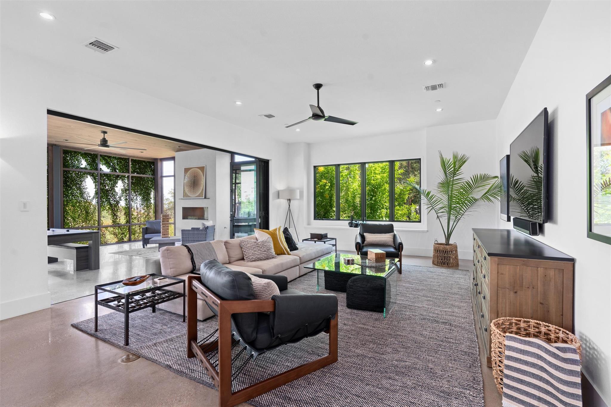 1500 The High Rd Property Photo 6