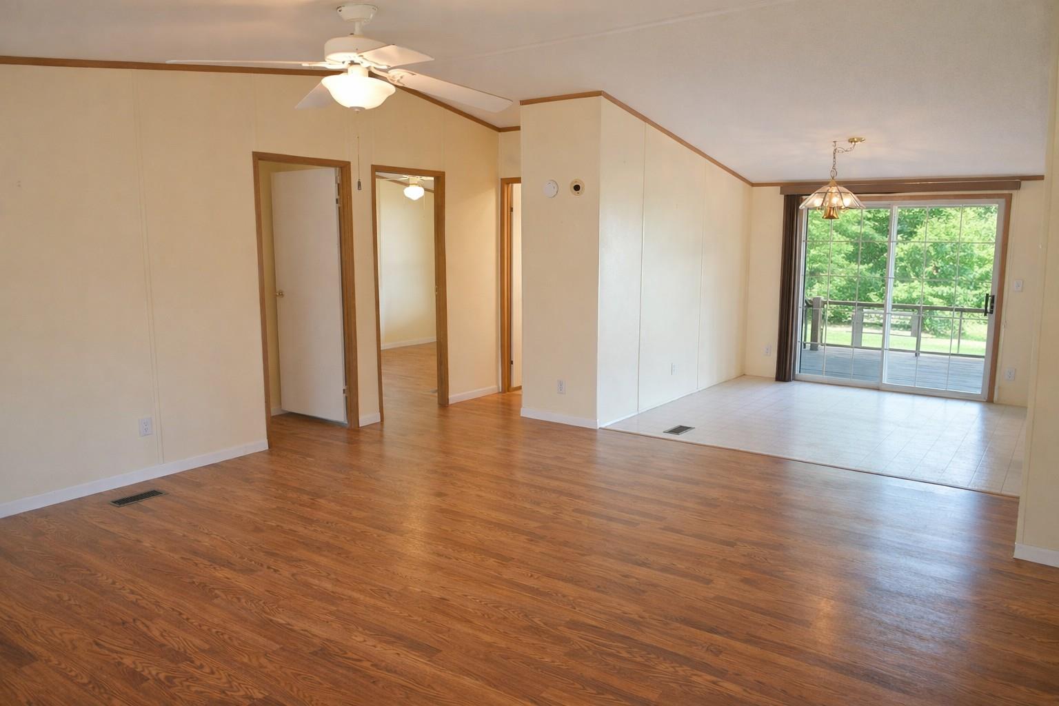 114 Shady Circle Dr Property Photo 6