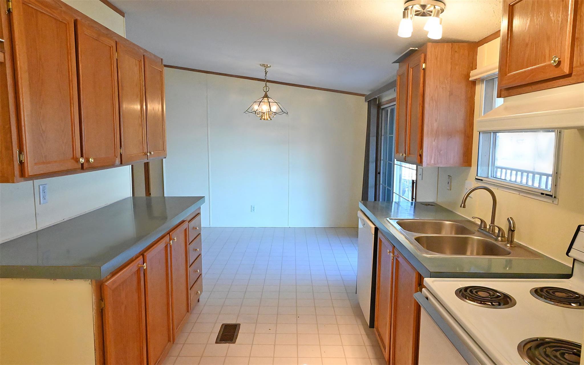 114 Shady Circle Dr Property Photo 11