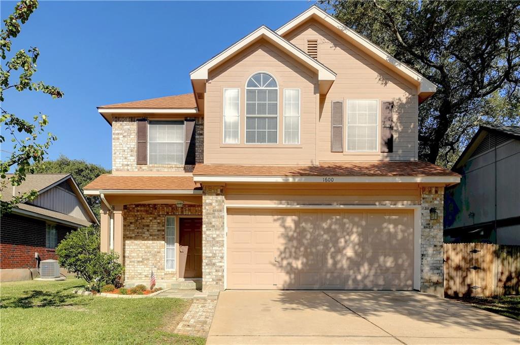 1600 White Oak LOOP Property Photo 1