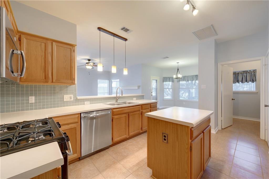 1600 White Oak Loop Property Photo 4