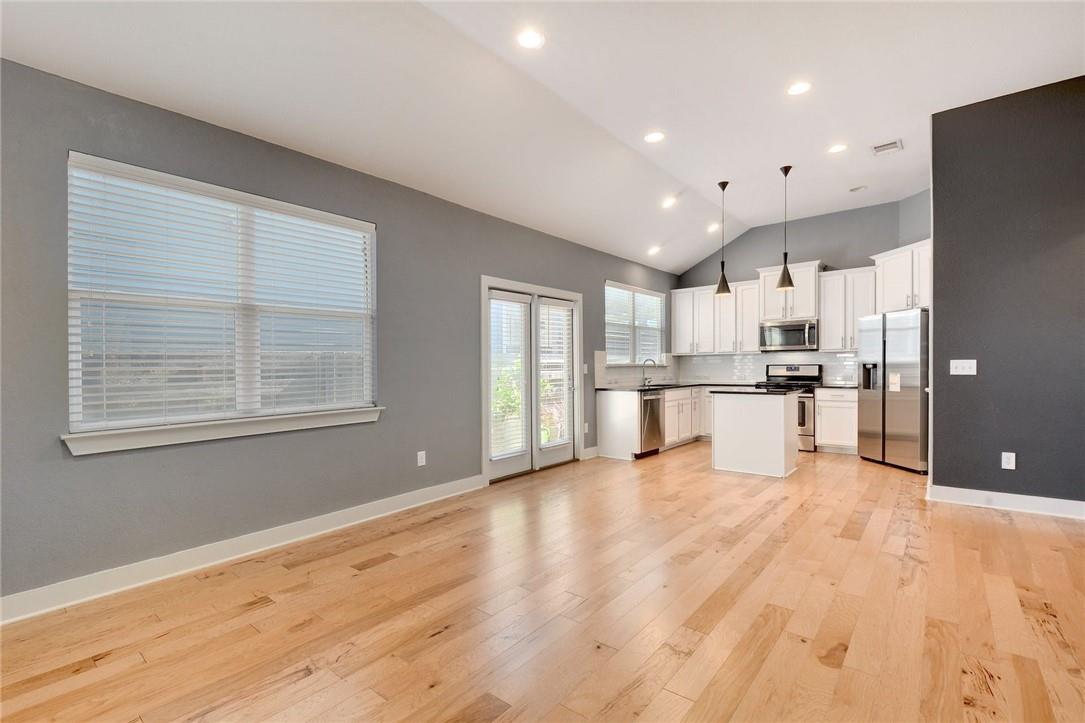 2107 Capulet St Property Photo 7