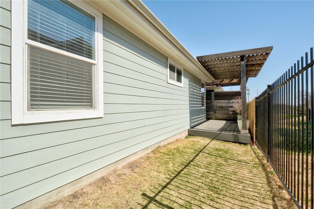 2107 Capulet St Property Photo 24