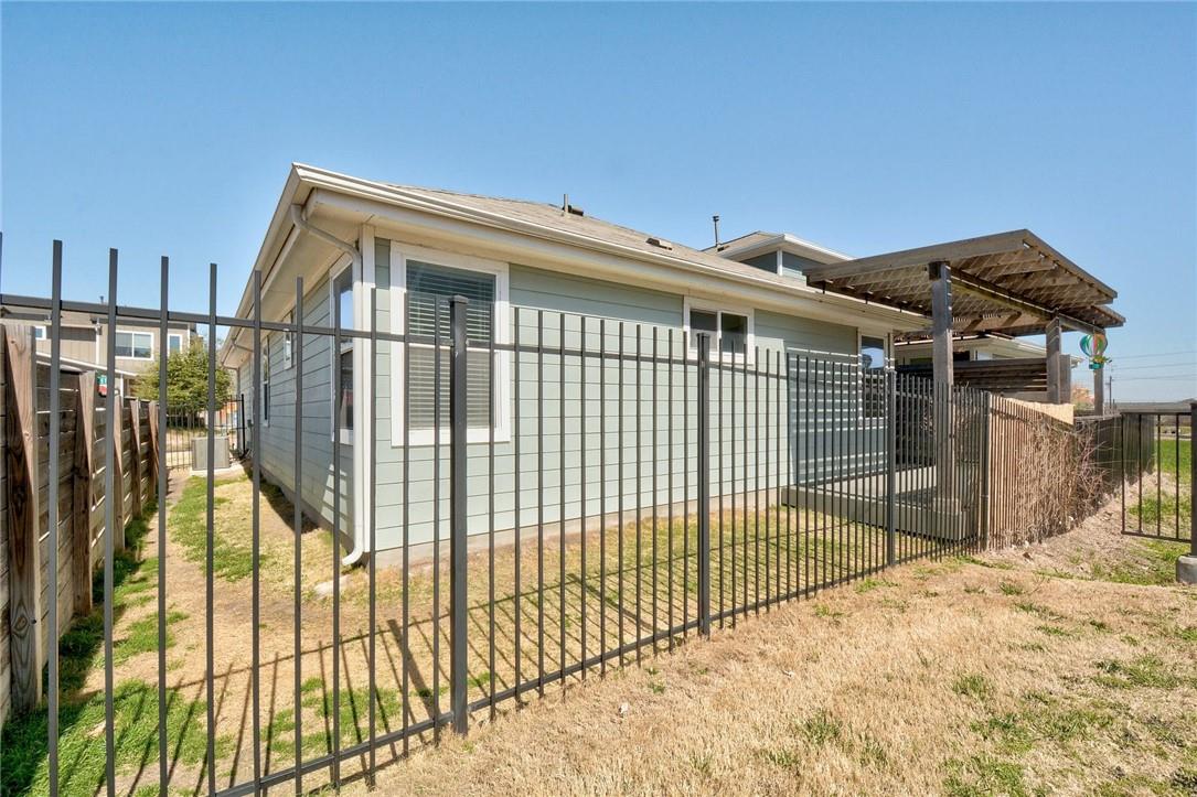 2107 Capulet St Property Photo 25