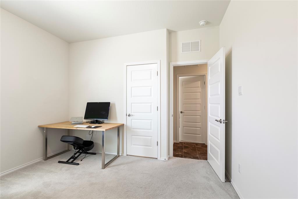 1001 Mccormick Cv Property Photo 23