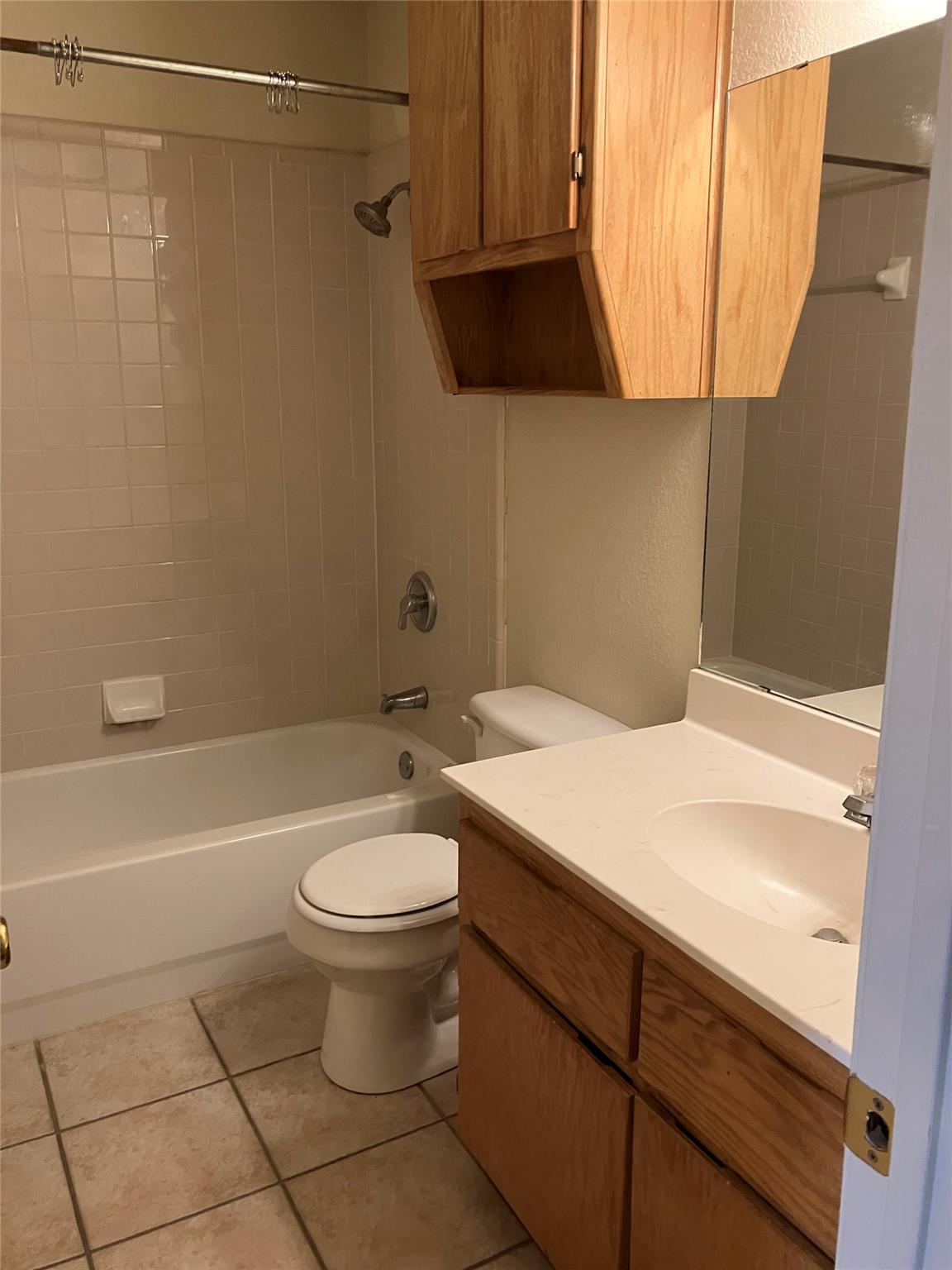 2606 Lucille Drive Dr #b Property Photo 9