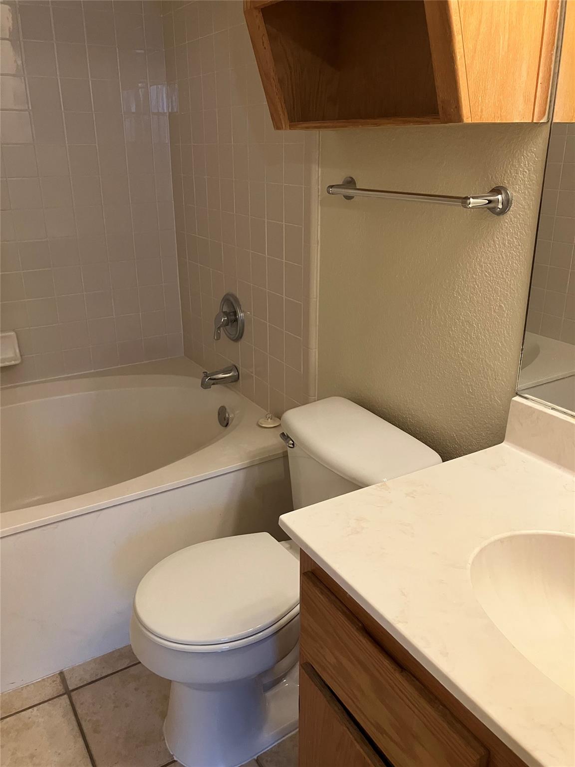 2606 Lucille Drive Dr #b Property Photo 15