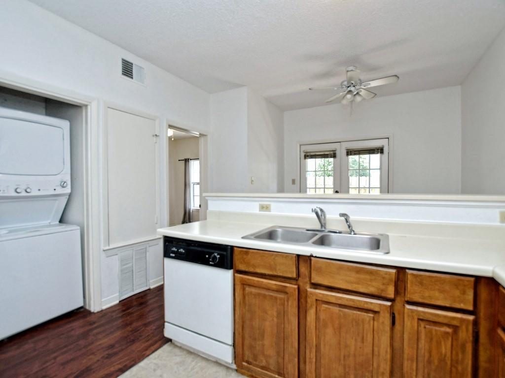 2216 San Gabriel St #105 Property Photo 5