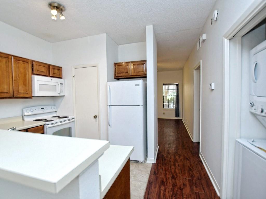 2216 San Gabriel St #105 Property Photo 6