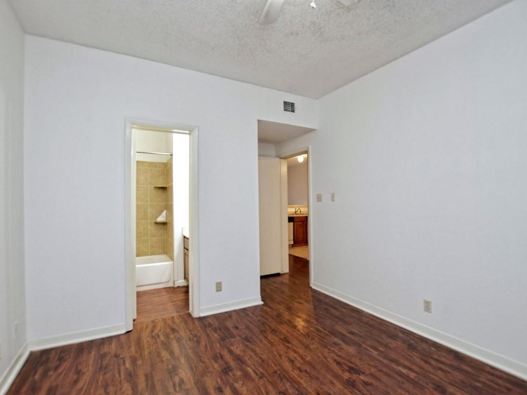 2216 San Gabriel St #105 Property Photo 8