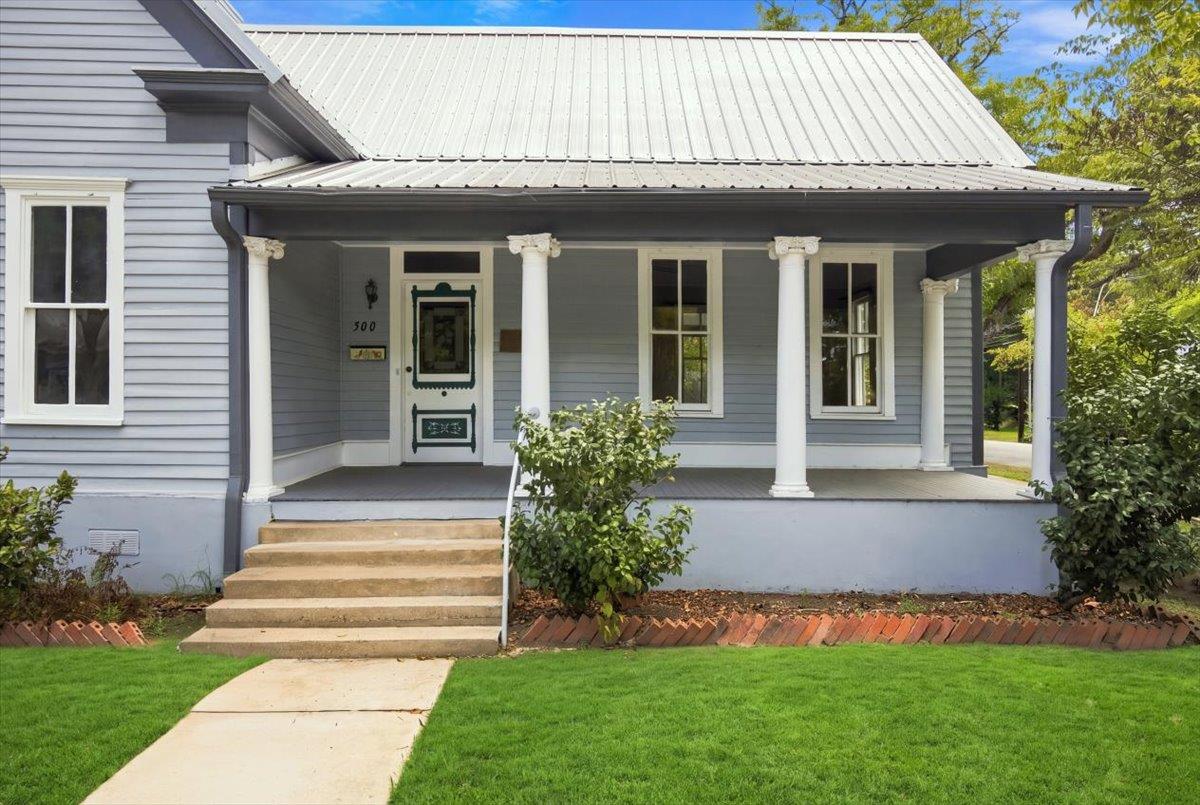 500 Ramona St Property Photo 2