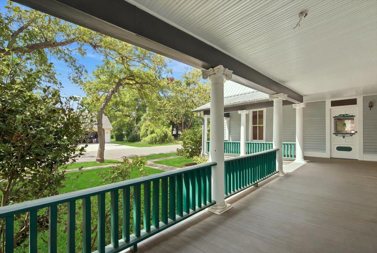 500 Ramona St Property Photo 4