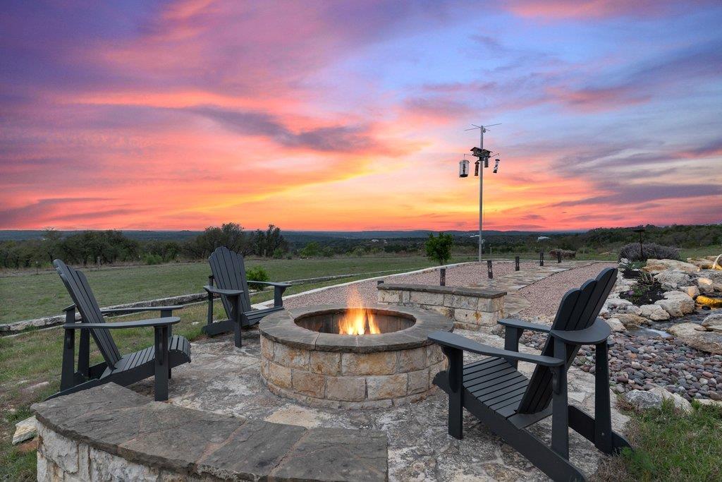 733 Dawn Vw Property Photo 8