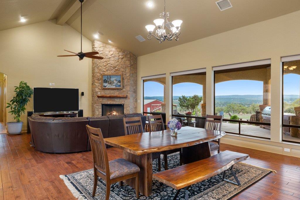 733 Dawn Vw Property Photo 12