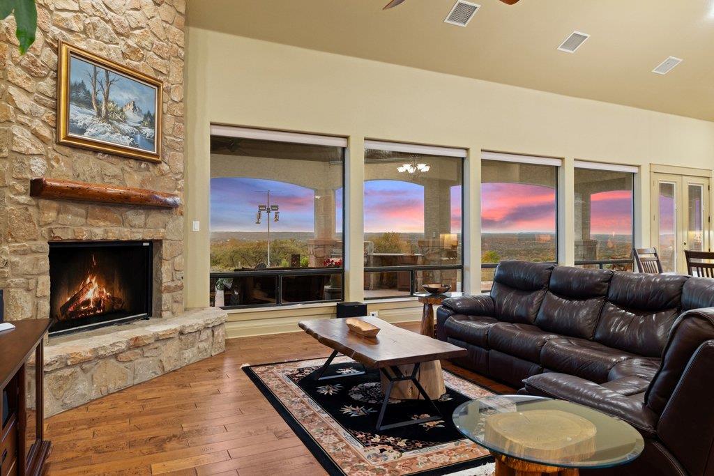 733 Dawn Vw Property Photo 13