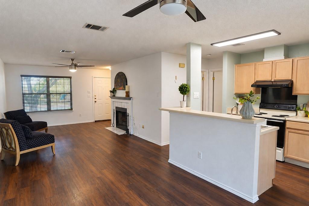 2210 Clayton Way Property Photo 6