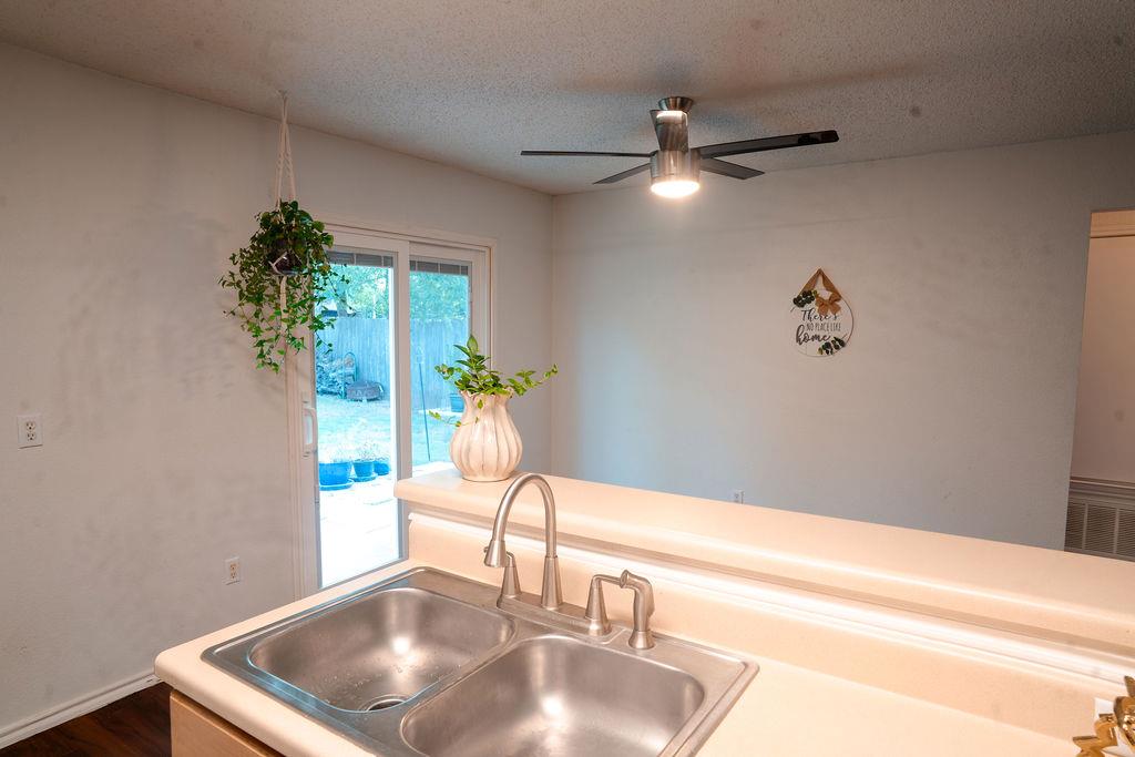 2210 Clayton Way Property Photo 10