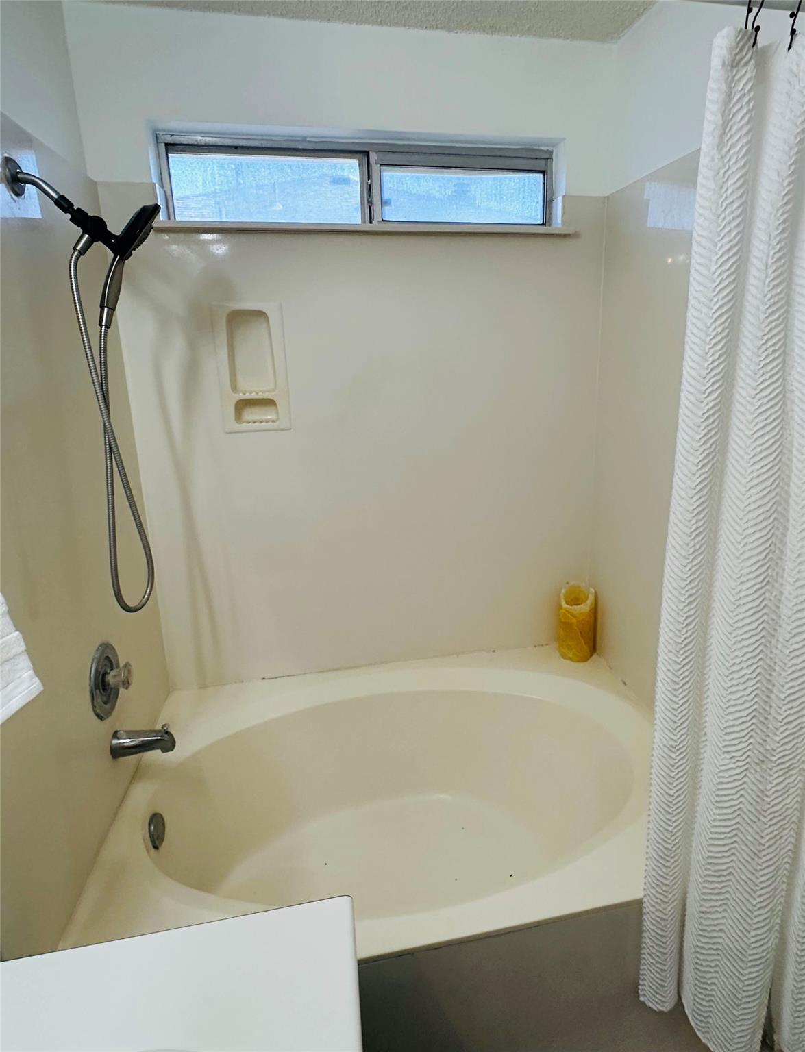 2210 Clayton Way Property Photo 14