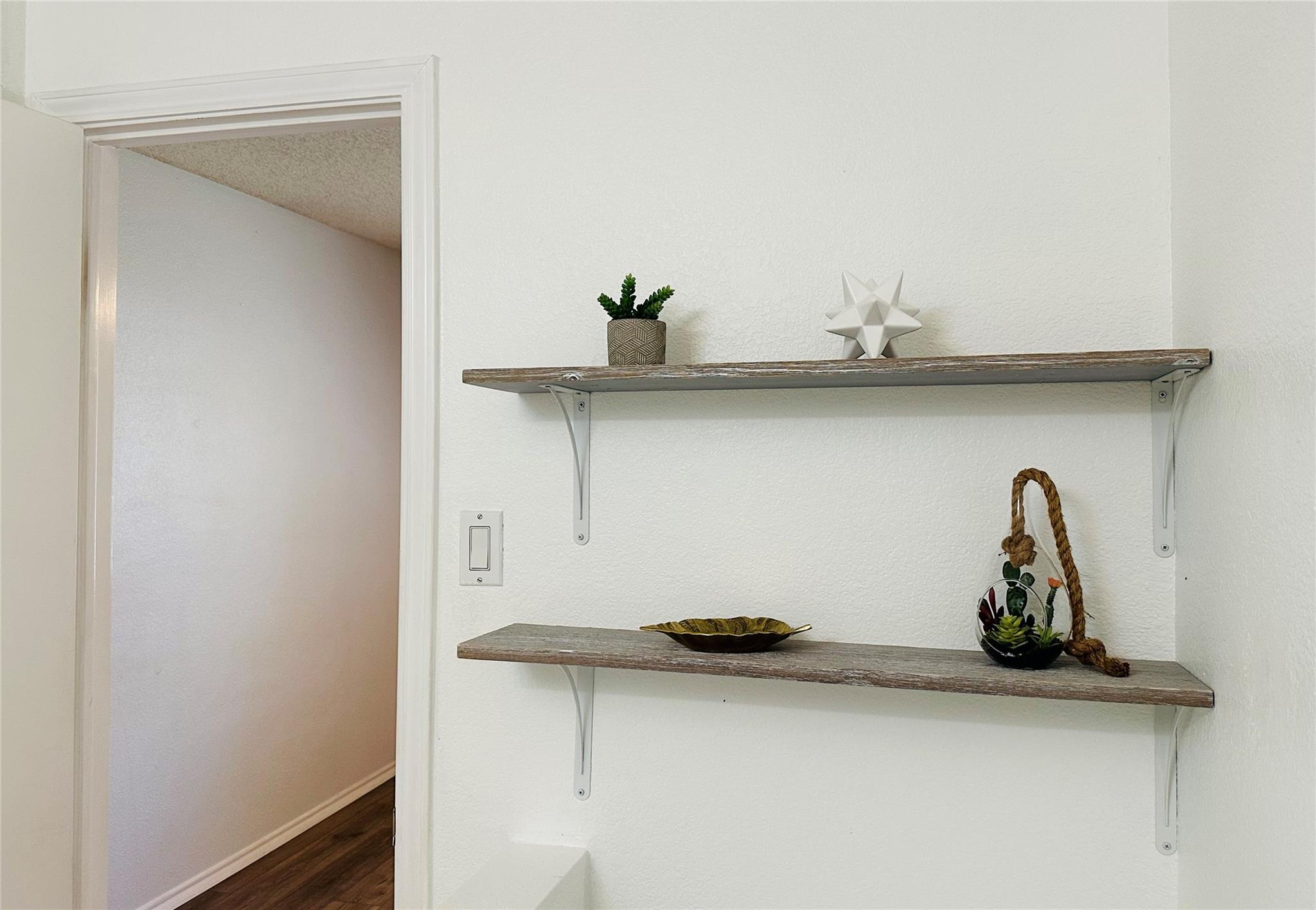 2210 Clayton Way Property Photo 15