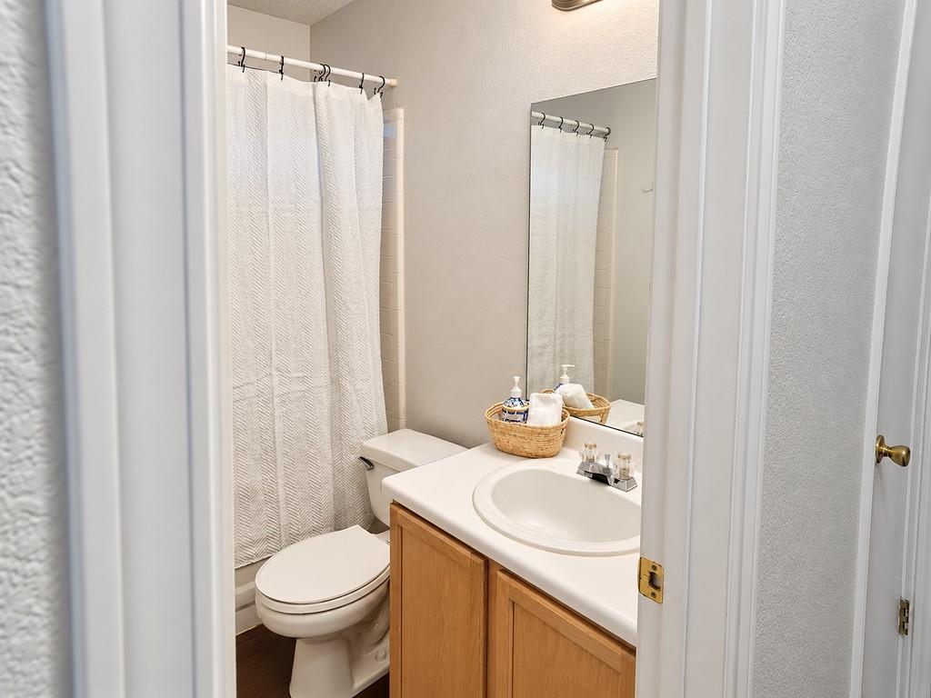 2210 Clayton Way Property Photo 17
