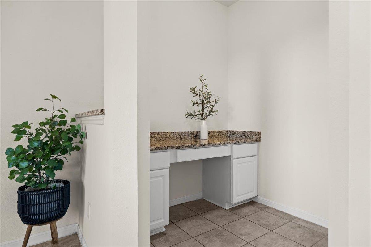 901 Melda St Property Photo 7