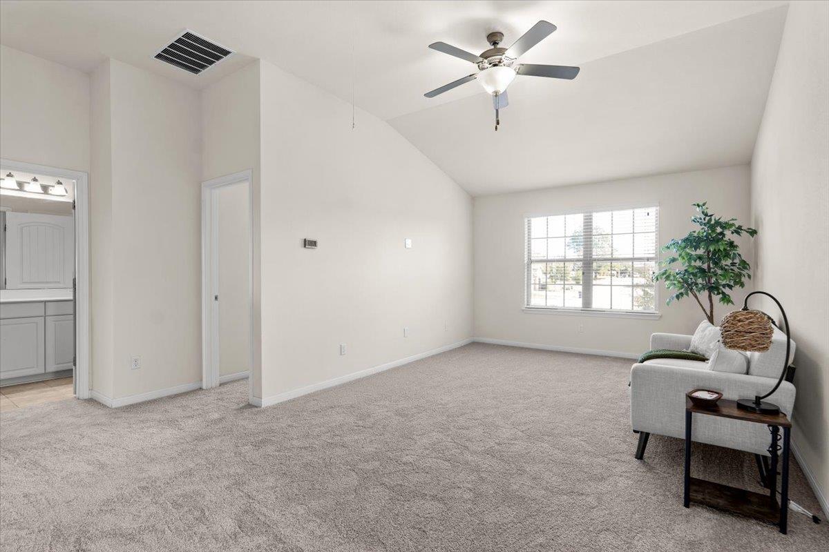 901 Melda St Property Photo 12