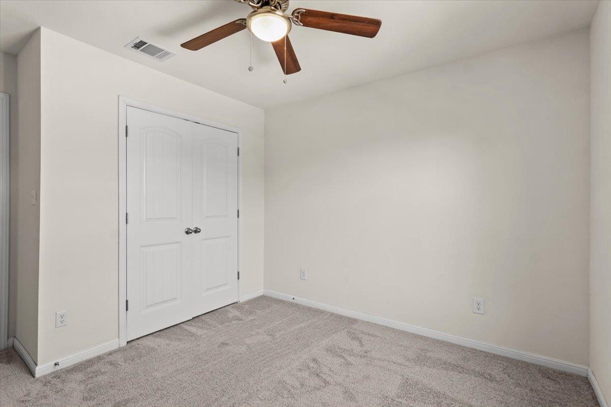 901 Melda St Property Photo 17