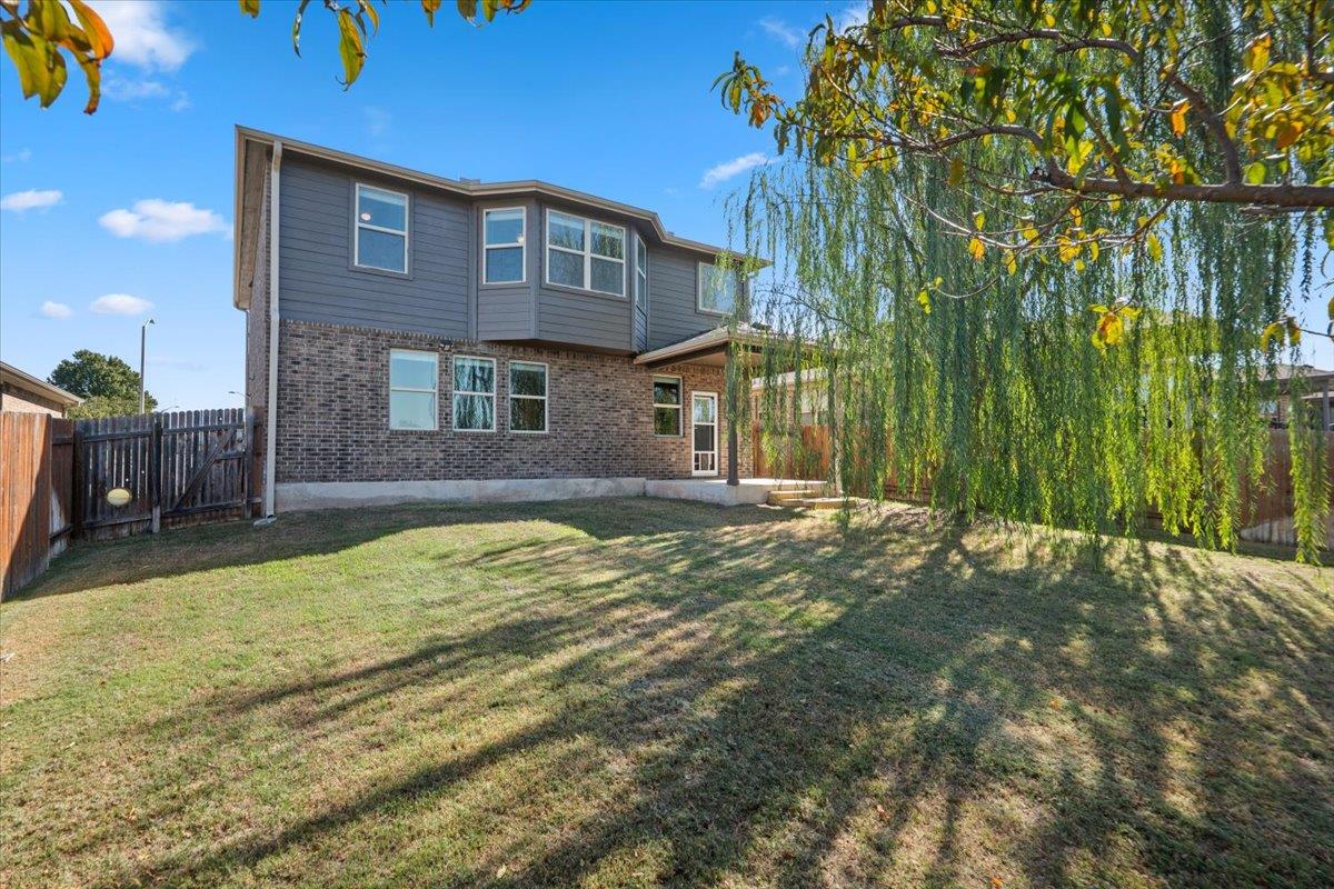 901 Melda St Property Photo 22
