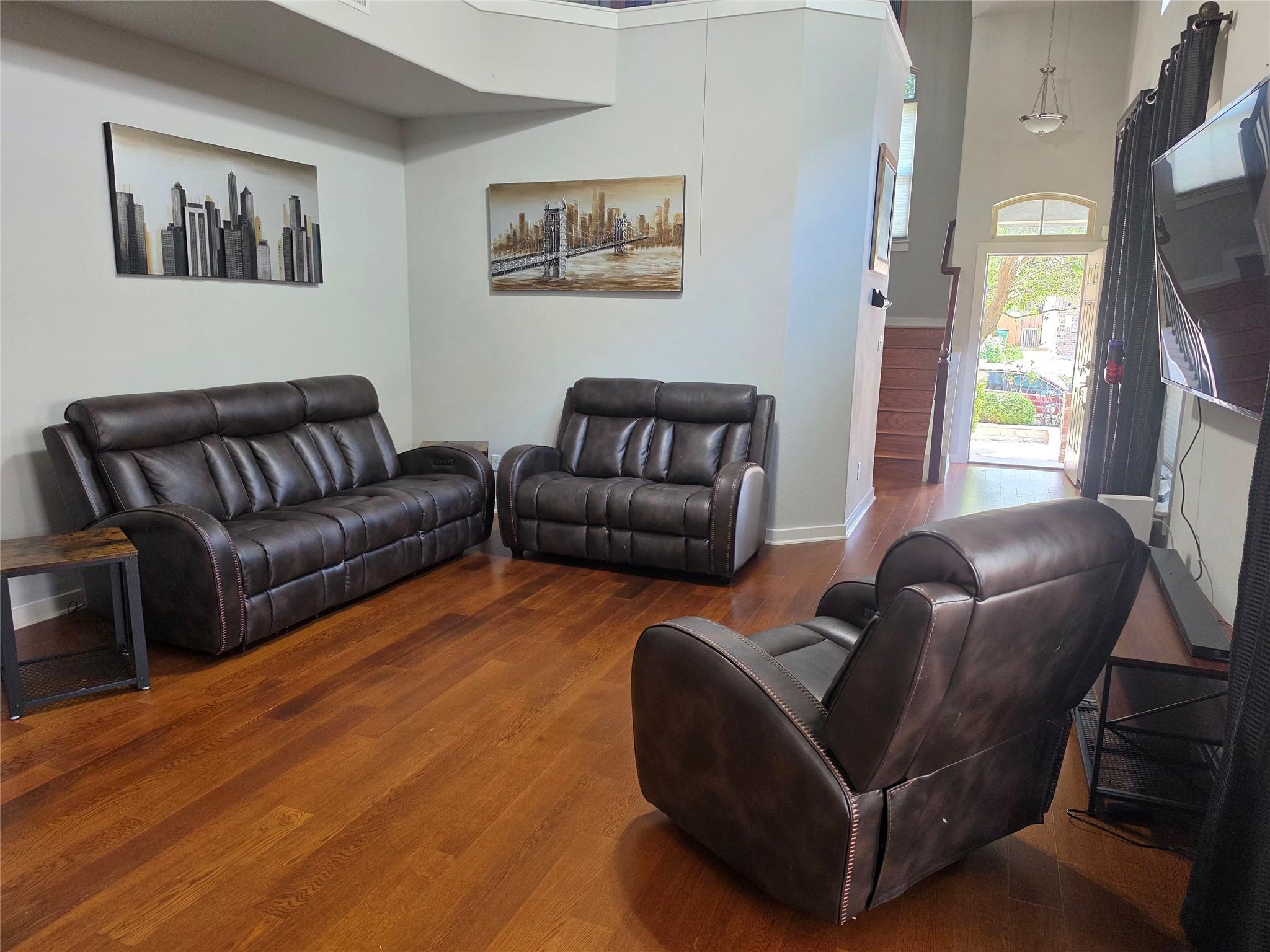 16017 Mcaloon Way Property Photo 4