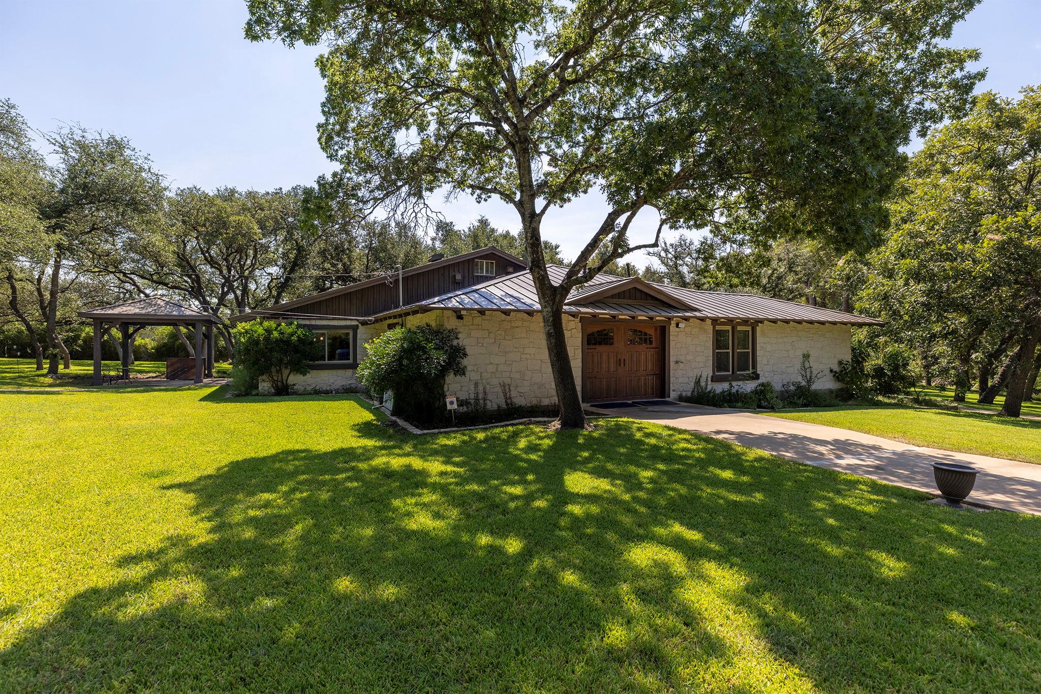 2681 Sam Bass Rd Property Photo 4