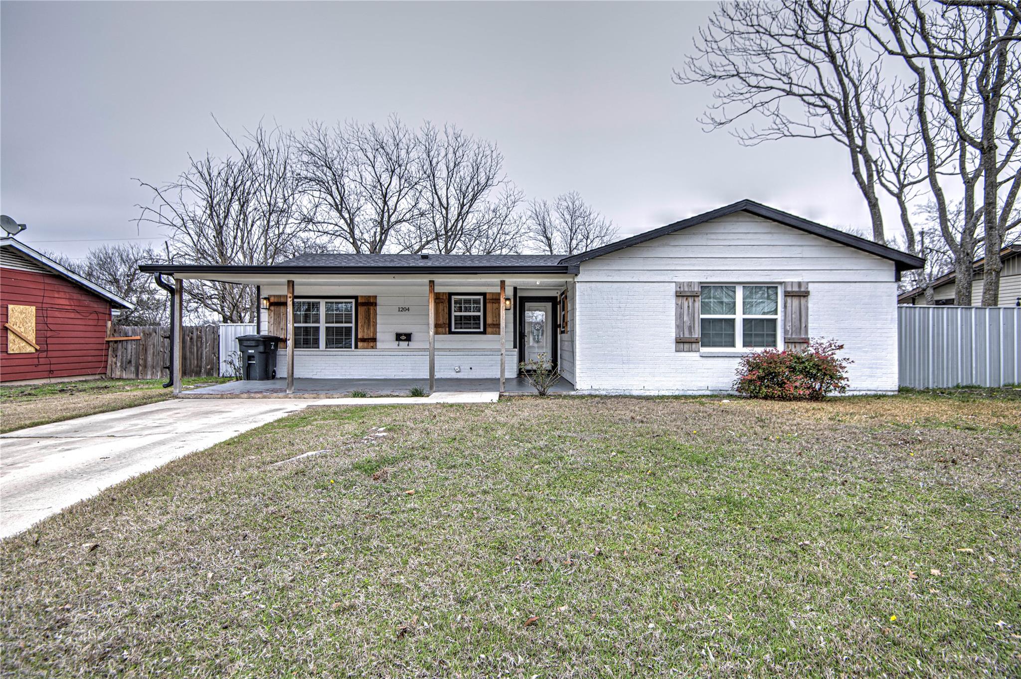 1204 Ridgemont Dr Property Photo